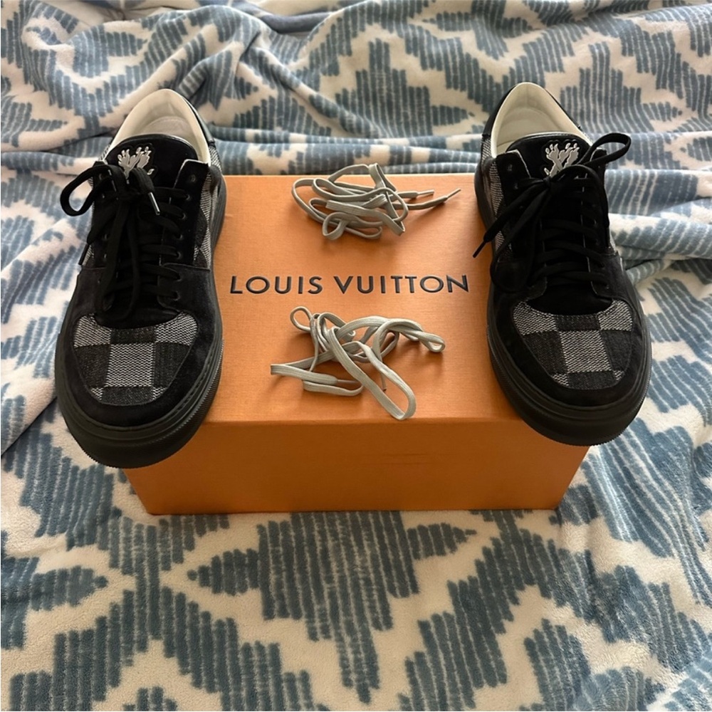 Louis Vuitton Men’s Black & Gray Checkerboard Low-Top Sneakers